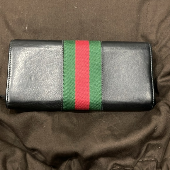 Gucci leather horsebit wallet. - Picture 2 of 7